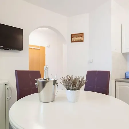 Two Bedroom Apartment With Balcony Md1 - Ae1421 Appartement